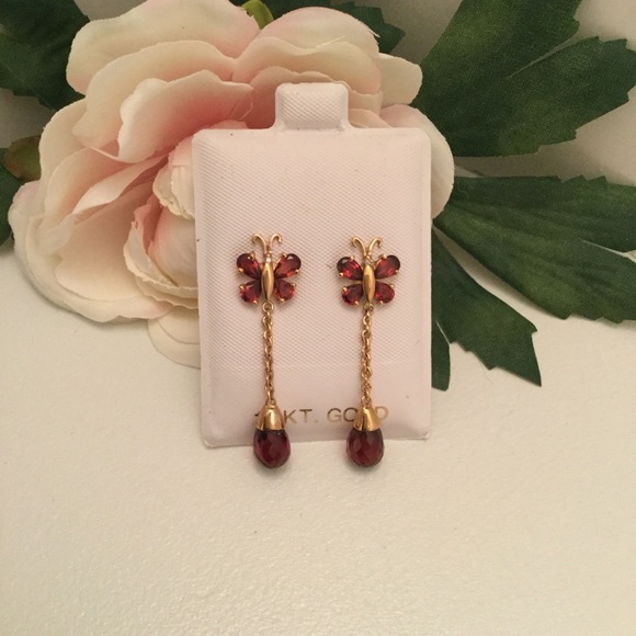 Jewelry - 14k Garnet Earrings